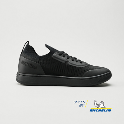 Skiff2 Black Out